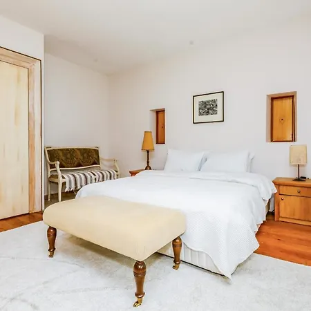 Spacious Private With Pool In Sile Villa